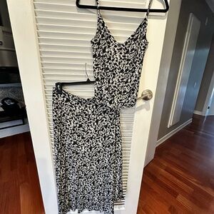Madewell Monochrome Floral Patterned Garment